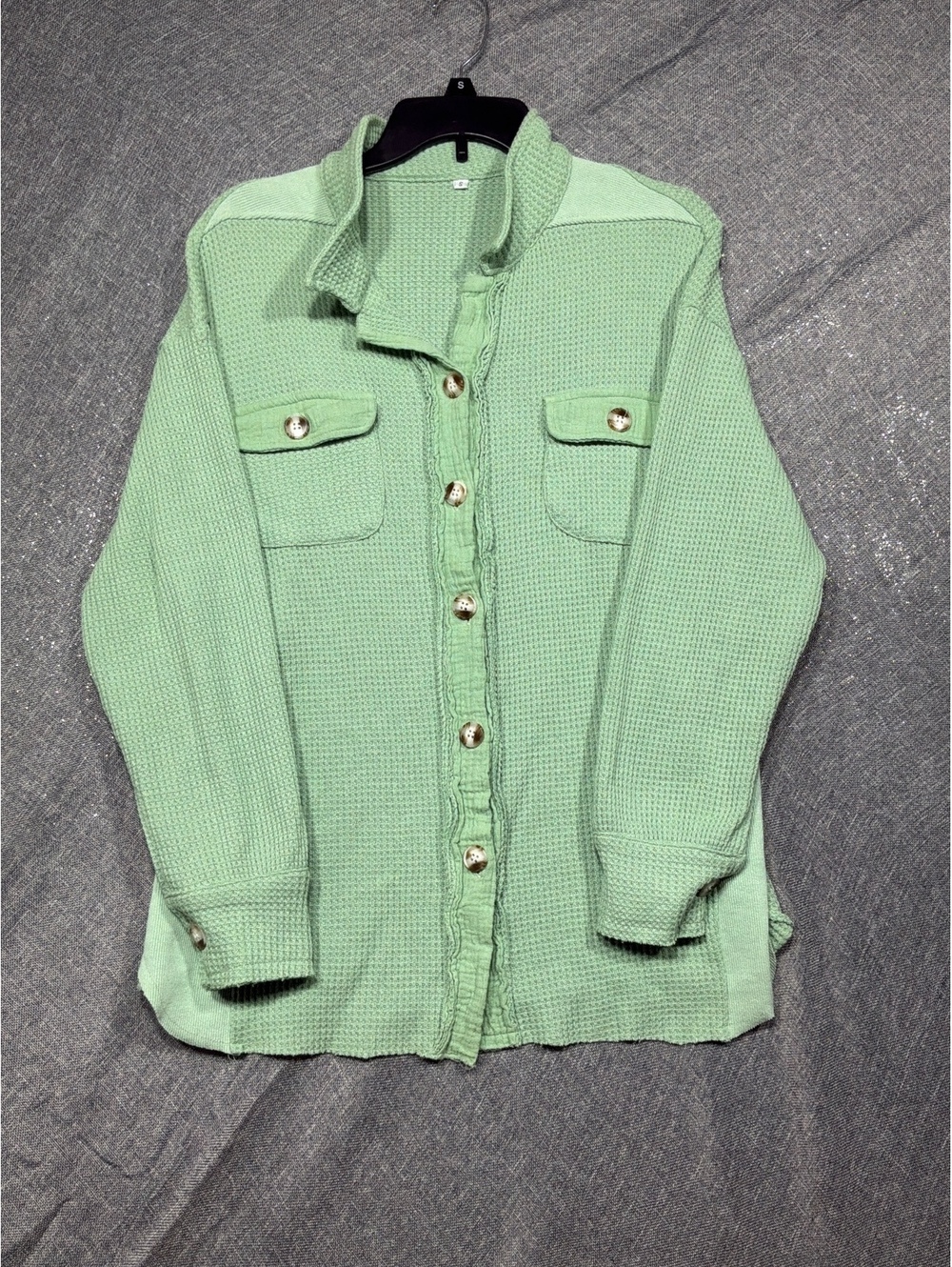 Light Green Women's Button-Up Shirt with Front Pockets
